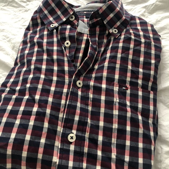 Men’s Tommy Hilfiger Plaid Button Down - Picture 4 of 4